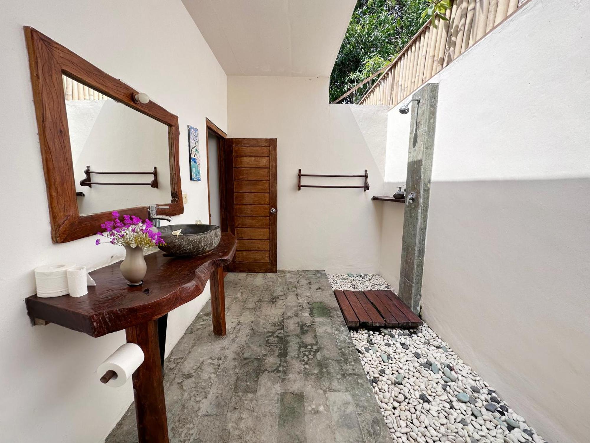 Pebble & Fins Bali Dive Resort Tulamben Extérieur photo